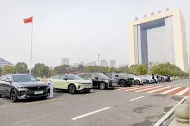 “武汉造”汽车首次集体亮相，市民购车最高补贴6000元图片