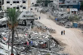 以军轰炸加沙地带汗尤尼斯一房屋 至少4人死亡图片