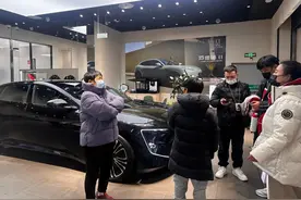 探访！车企推出置换补贴兜底政策图片