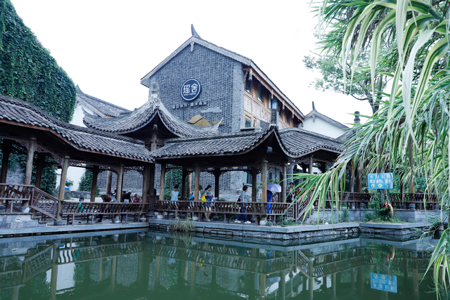 文旅消费“火出圈”——看六盘水依托气候优势打出“组合拳”
