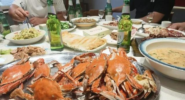 敞亮的海、有故事的墙、暖心的人……一位上海游客笔下的青岛温度