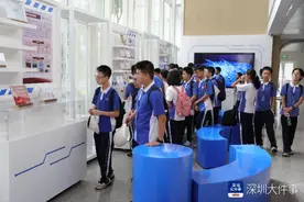 与深圳精神同行|对话全球顶尖科学家，少年提出AI发展疑惑图片