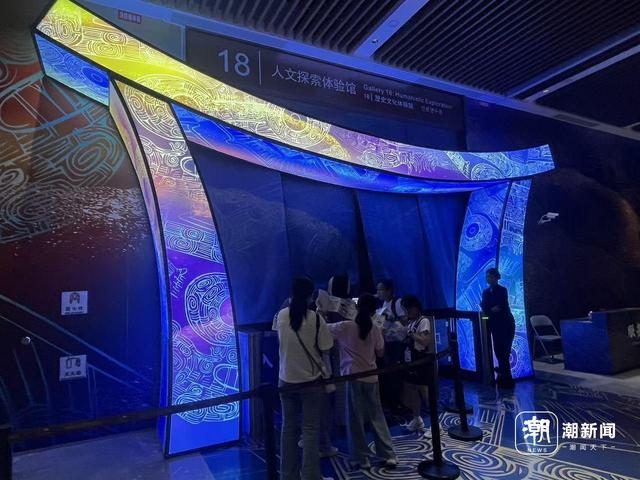 台阶上“长满了娃”、志愿讲解员都不够用了…博物馆里的亲子游更热闹了