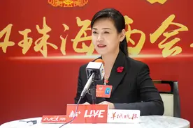 委员说｜程因：建议在拱北口岸等关口大厅设智能签注设备图片