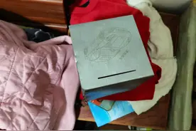 存钱罐完好无损里面3000元却不翼而飞，宁波一女子报警发现：前男友用牙签挑出偷走图片