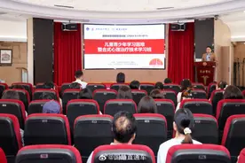 孩子经常看错读错写错可能是病图片