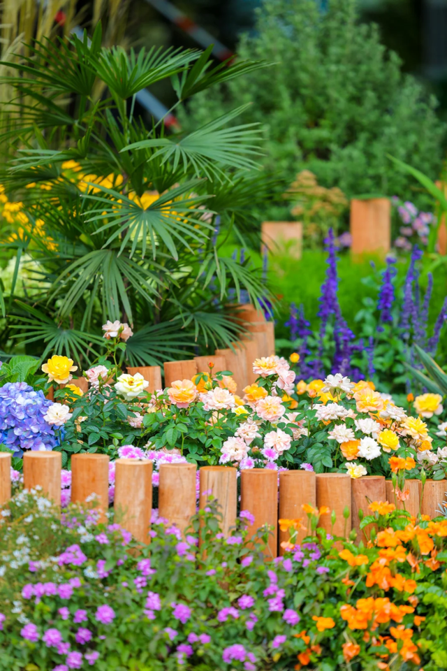 上海这里变身花花世界！38组绝美花境作品免费打卡→