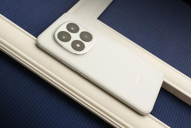千磨万击还坚劲，芯火燎原十五重｜聊聊REDMI Note 15 Pro系列