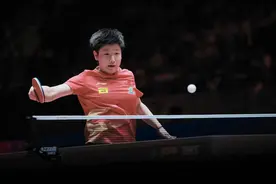 成功卫冕！孙颖莎4比0战胜蒯曼，获澳门世界杯女单冠军图片