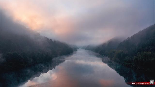 如画郴州｜雾漫东江光影成画