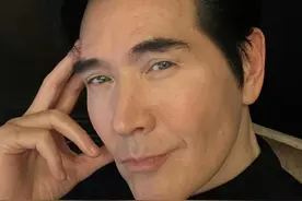 费翔刮完胡子晒新照，网友称：瞬间年轻20岁！63岁还帅得一塌糊涂图片