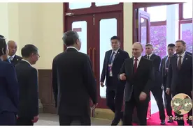 时政Vlog丨“打卡”哈工大 普京与师生有哪些互动？视频封面