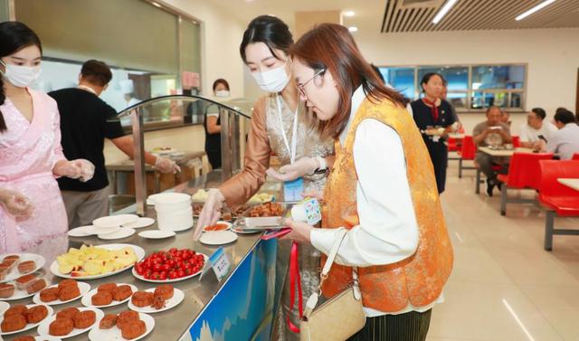 美食与文化齐飞，甘孜“文旅+产业”融合再升级