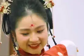 相亲相爱情定军营，武警湖南总队某部举办第二届军人集体婚礼图片