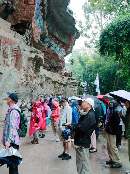 73家福建旅行社代表到大足考察旅行路线 盛赞大足石刻的旅游价值