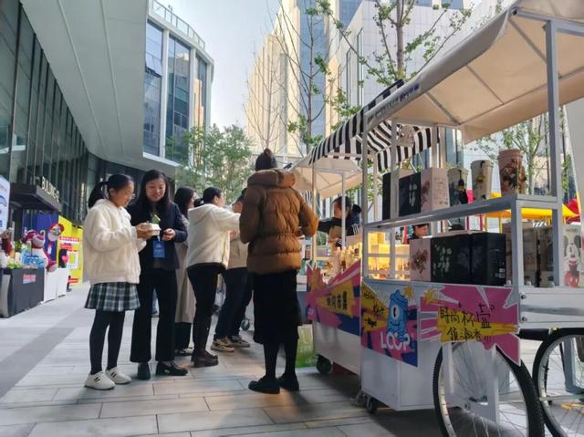 《冠军秀》中国版、圣水洞主题快闪店……解锁国际青年潮流新坐标