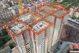“空中造楼机”助力广州首个旧城改造项目“加速跑”图片