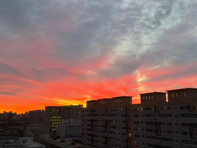 今早北京绝美朝霞，来了！