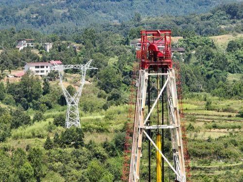 重报深一度｜四川盆地首个油田诞生 重庆页岩油助力中国能源“破冰”