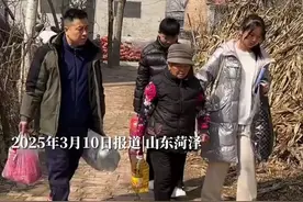 妻子去世，男子独自照顾4个孩子，按妻子遗愿常带孩子看望岳母图片