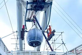 “渤海之眼”摩天轮开始新轿厢安装图片