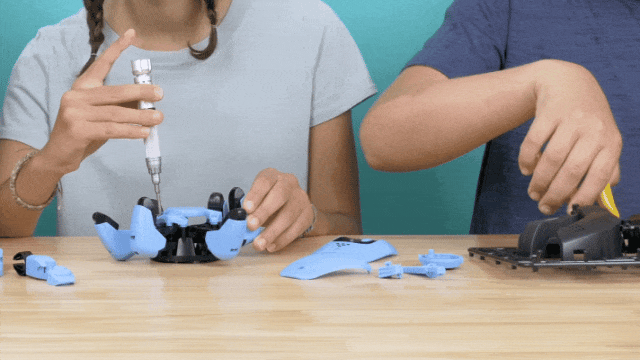 超好玩的机器人宠物，陪伴它、训练它	，还能边玩边学科学知识！