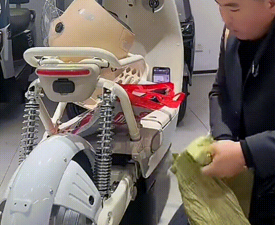 骑新国标电动车，不如开电动轮椅？！