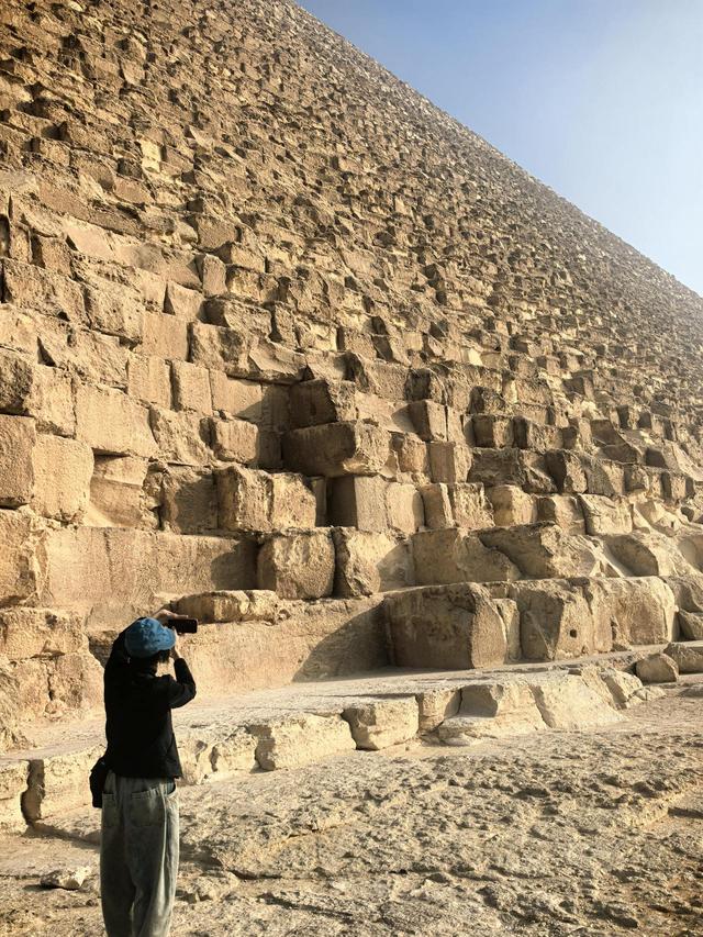 晚潮｜吉萨平原上的背影