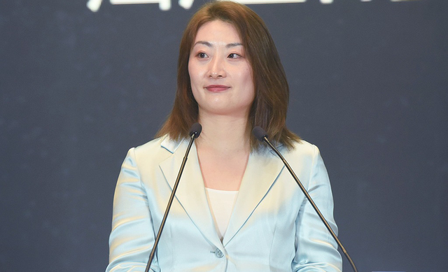宗馥莉请辞这个月，娃哈哈经历了什么