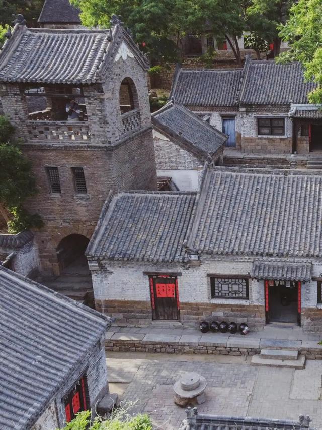 跟着影视剧去旅行｜从日照晨光到临沂暮色，一天解锁《生万物》里的双城惊喜