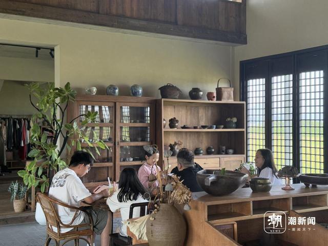 “反向旅游”的风吹到了富春江，这个国庆，我们调头去村里