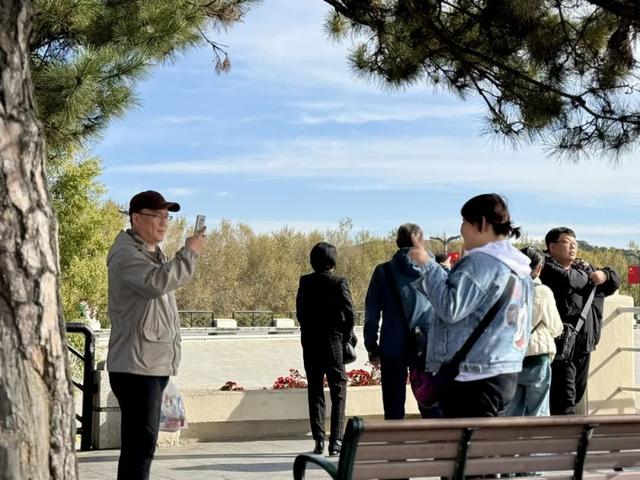 错峰慢游净月潭 独享秋日山水 寻回生活诗意