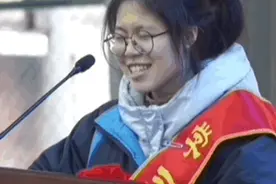 高考前因热血演讲被网暴，湖南女孩就读人大一年后重述成长历程：直视之后就是告别图片