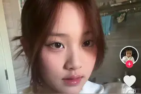 李小璐与贾乃亮女儿甜馨再发文否认整容，并自曝被同学孤立图片