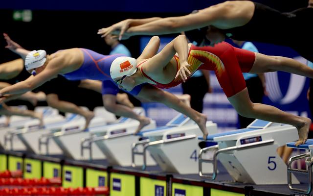 大运会女子4X200自由泳接力中国摘银