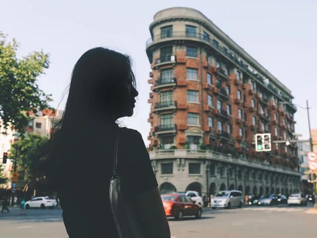 假期一个人出去玩，是没朋友吗？