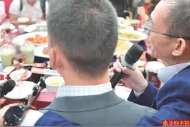 悬赏千万寻子24年 父子终团圆图片