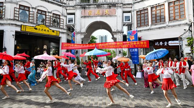 假日文旅消费热