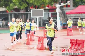 2024年长沙市体育中考昨日雨中开考，城区参考学生60298人图片