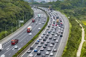国庆假期第一天 浙江高速路网持续迎来出行高峰图片