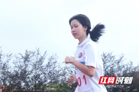 组图｜直击校运会“超燃”瞬间，定格青春的拼搏图片