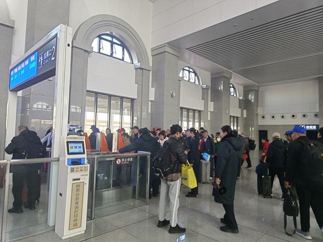 开启13天南国之旅！城阳站开出今年第19趟旅游专列