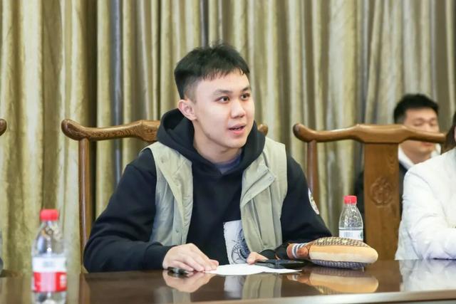 青春走读班 | 谁懂啊，我竟然摸到了越王勾践剑！