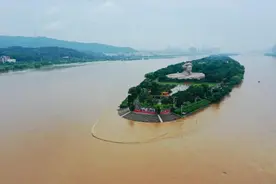 湘江水位持续上涨，橘子洲景区闭园，地铁橘子洲站暂停服务图片