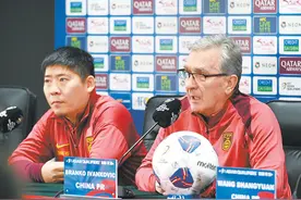 国足今晚主场对阵日本队要抢分 伊万表示18强赛对年轻人锻炼价值很大图片