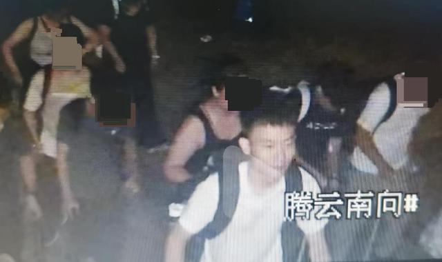 夜爬泰山失联20多天的小伙遗体已找到，亲属：因天气原因暂未运下山，法医排除他杀，其母已瘦得不成人样