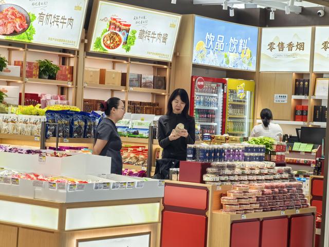 文旅为笔绘就融合画卷 航空为翼赋能经济腾飞