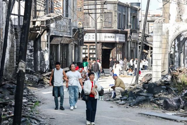 上海影视乐园周末人气旺