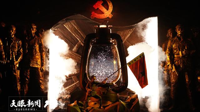 避暑纳凉贵州行 | “红飘带”成暑期带娃打卡贵州第一站 亲子游客群占比超50%
