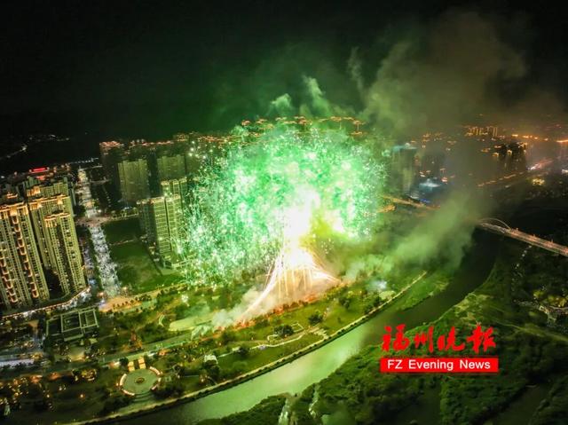 震撼！昨晚福州这里上演绝美焰火秀
